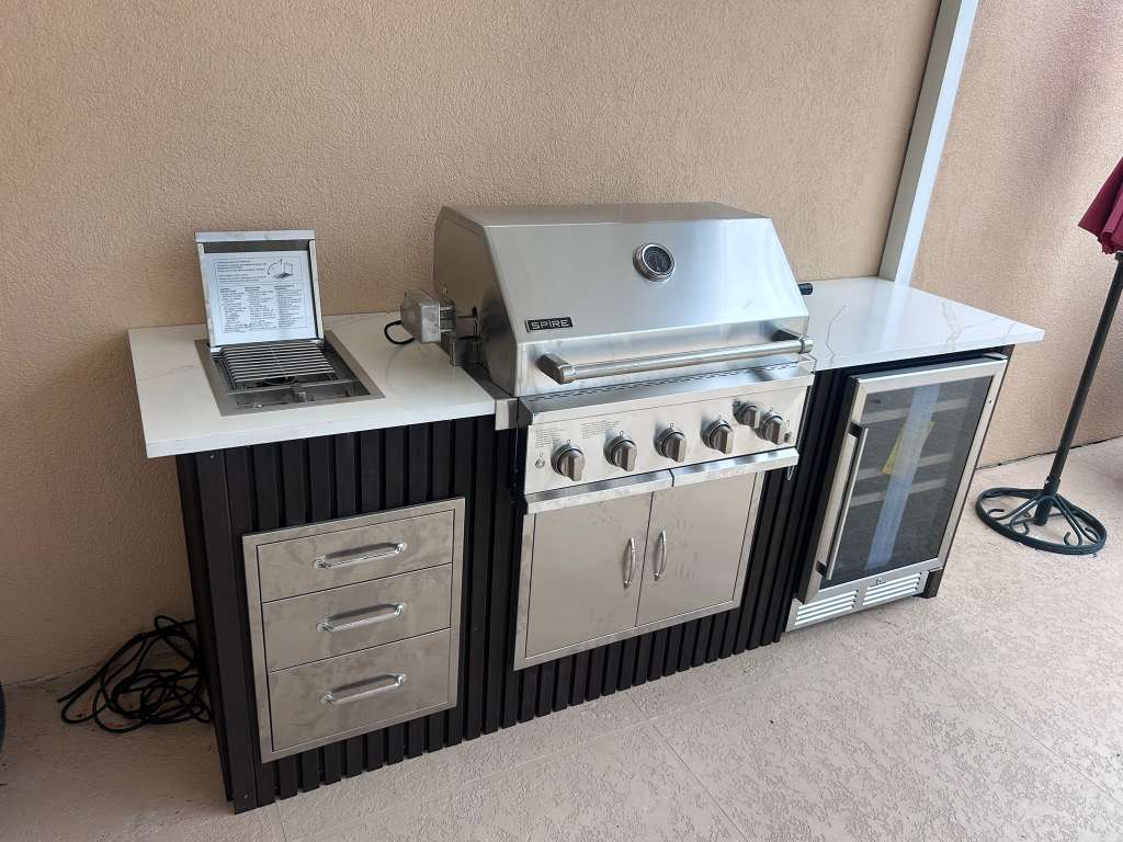 Outdoor Kitchen Model 4