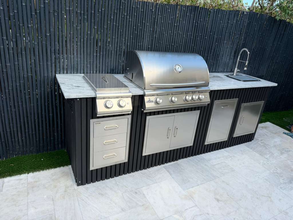 Outdoor Kitchen Model 6